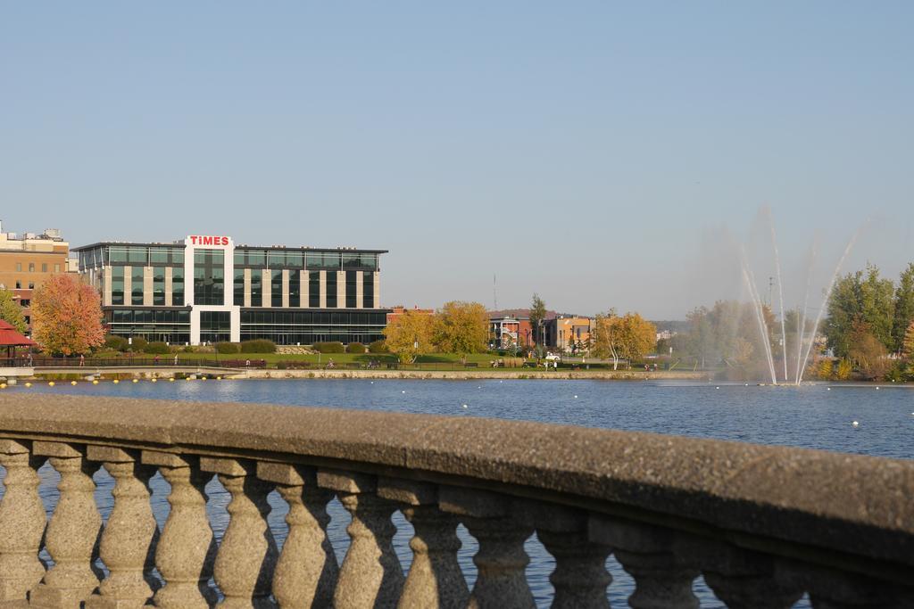 Grand Hotel Times Шербрук Екстериор снимка